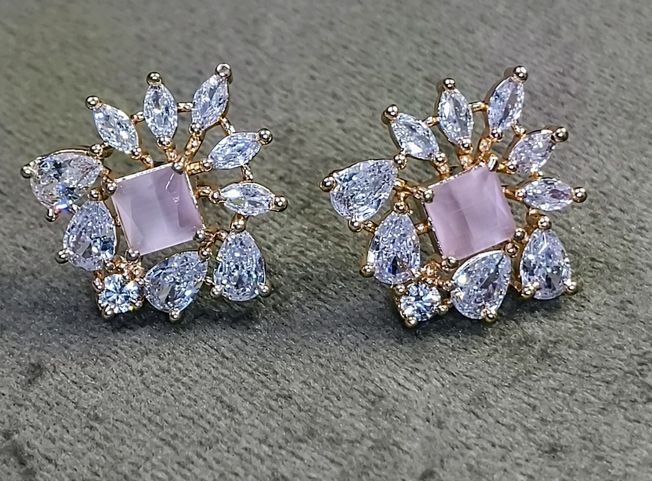 IMG_20250420_203101847 (1) Rosé Bloom Studs