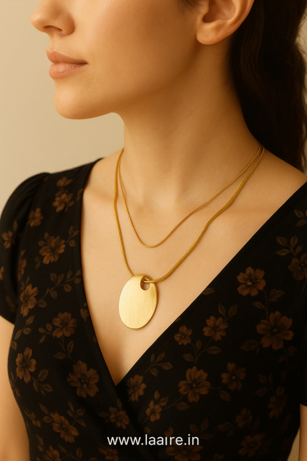 file_00000000e1d86230b57ac6a93eab5a82 Oval Gold Pendant Necklace